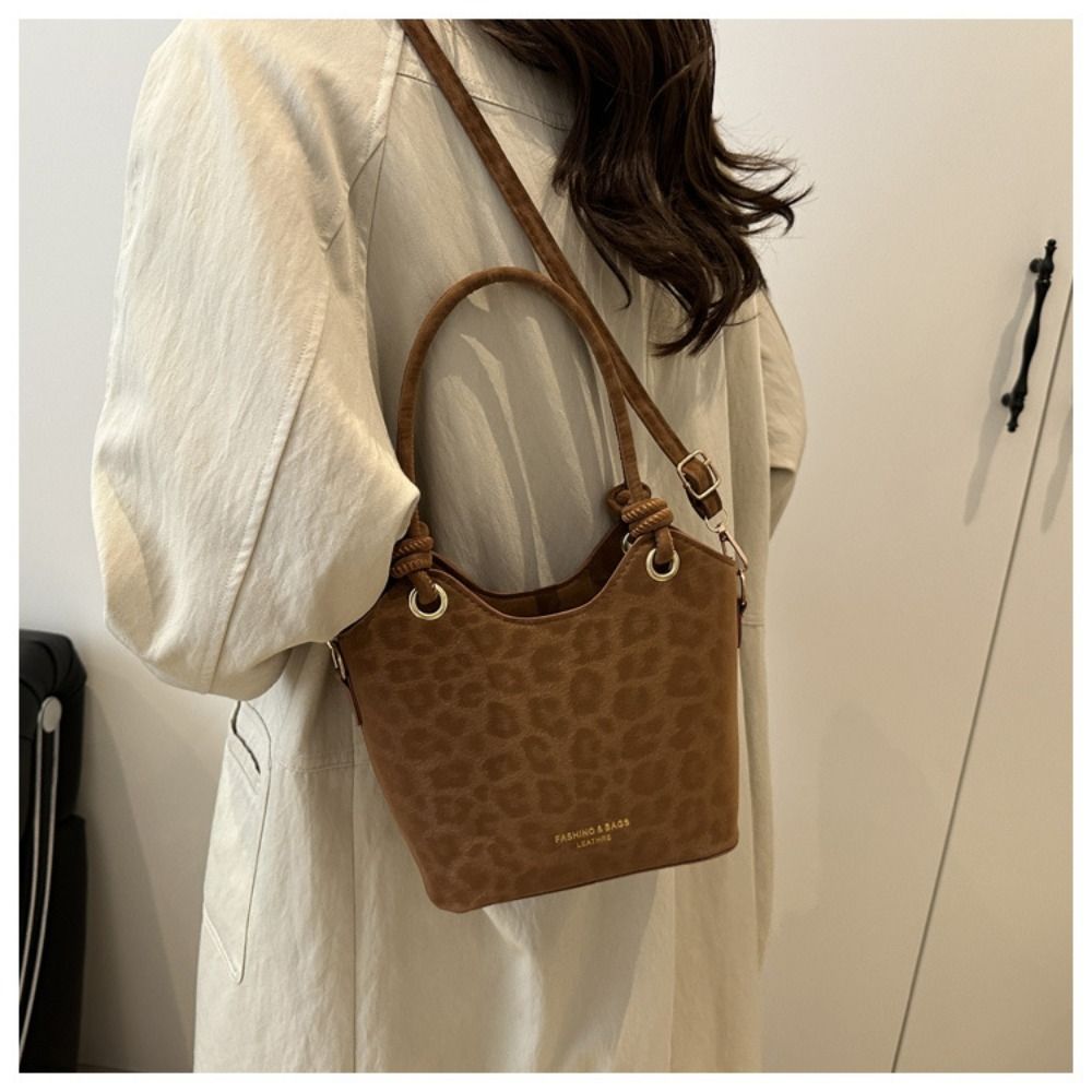Tas Selempang Bahu Motif Leopa - Leather Backpack Vintage ulasan dan harga